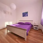 Apartment In With Terrace, Air Conditioning, Wifi 5170-1 *