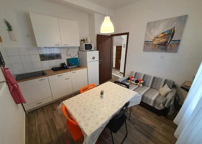 In With Terrace, Air Conditioning, Wifi 5170-1 Apartman