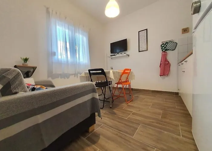 In With Terrace, Air Conditioning, Wifi 5170-1 *