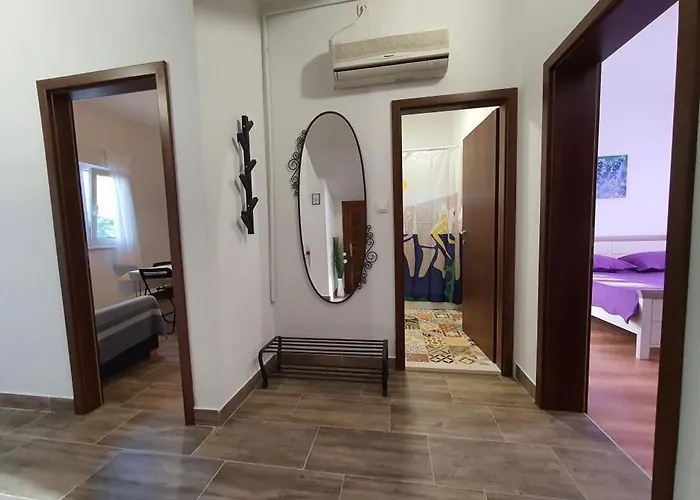 In With Terrace, Air Conditioning, Wifi 5170-1 Apartman Rogoznica (Sibenik-Knin)