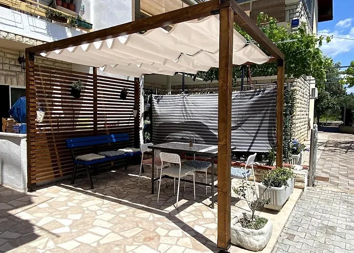 Appartement In With Terrace, Air Conditioning, Wifi 5170-1 *