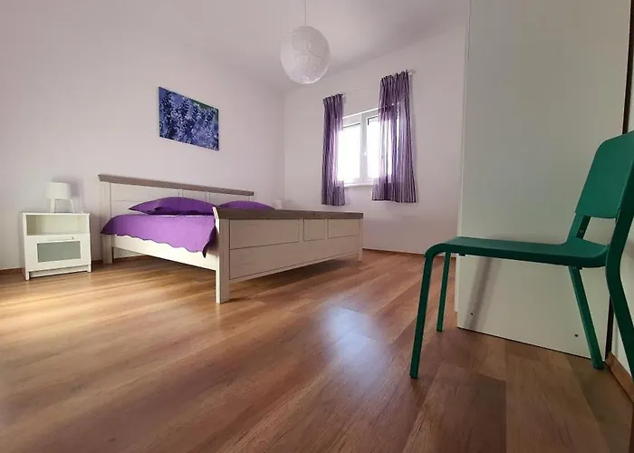 Appartement In With Terrace, Air Conditioning, Wifi 5170-1