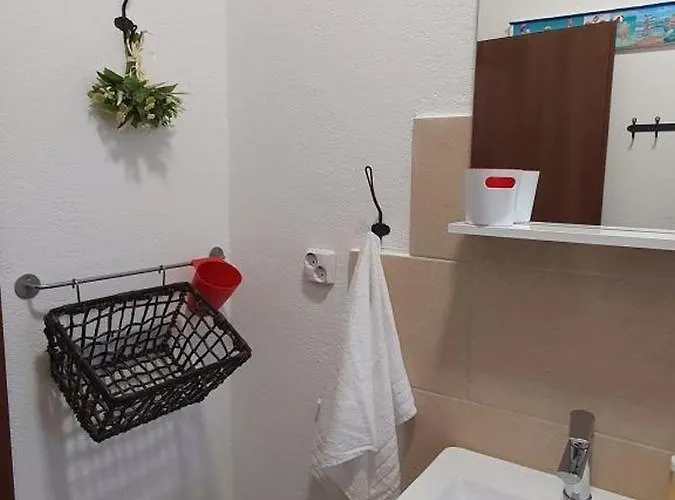 Appartement In With Terrace, Air Conditioning, Wifi 5170-1 Rogoznica (Sibenik-Knin)